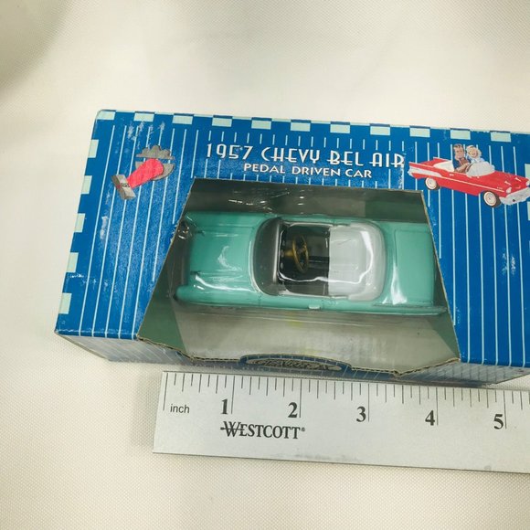 Gearbox 1997 Vintage 1957 Chevy Bel Air Convertible Serial #04290 Pedal Car New - Picture 9 of 10